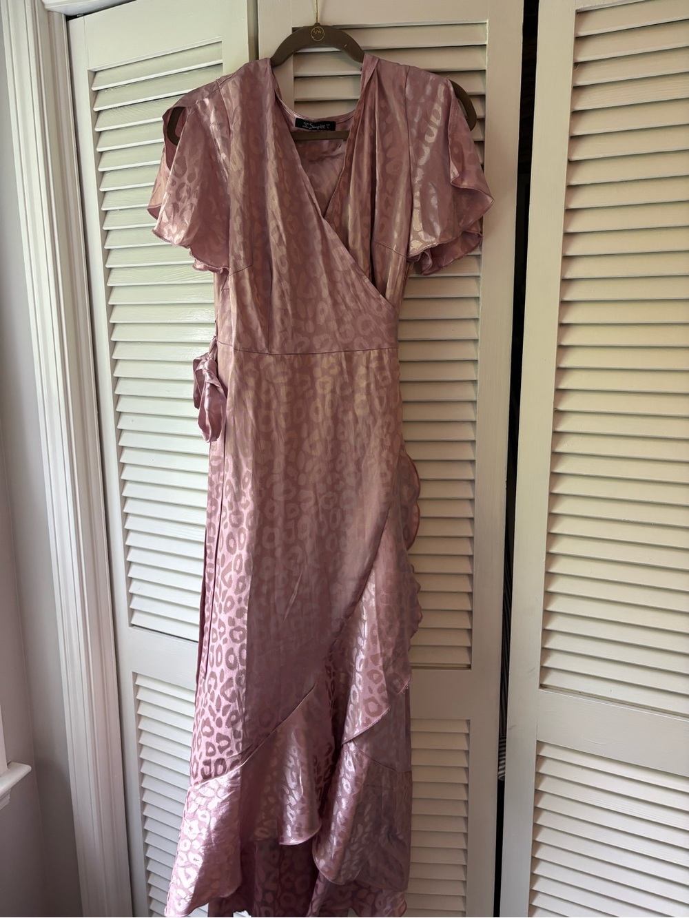 Simplee Apparel Satin Leopard-Effect Midi Dress in Dusty Rose